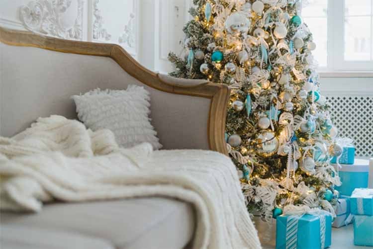 The Ultimate Guide to Decorating Your Home for the Holidays-4