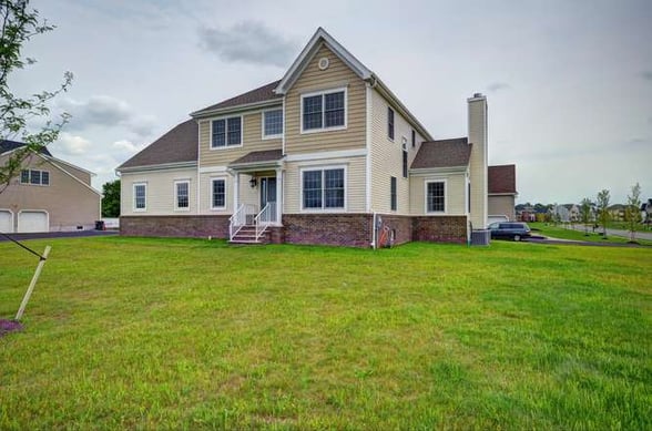 3_Bernart_Court_Hillsborough-small-002-Welcome_Home-666x442-72dpi.jpg
