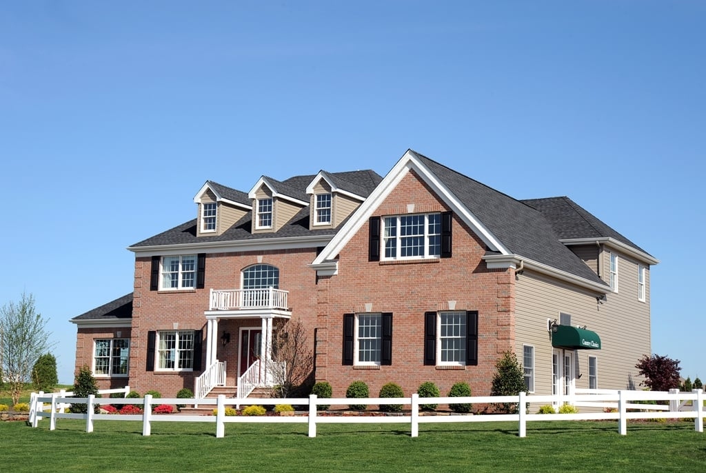 Should I Buy an Existing Home or Build a New Home? | Country Classics