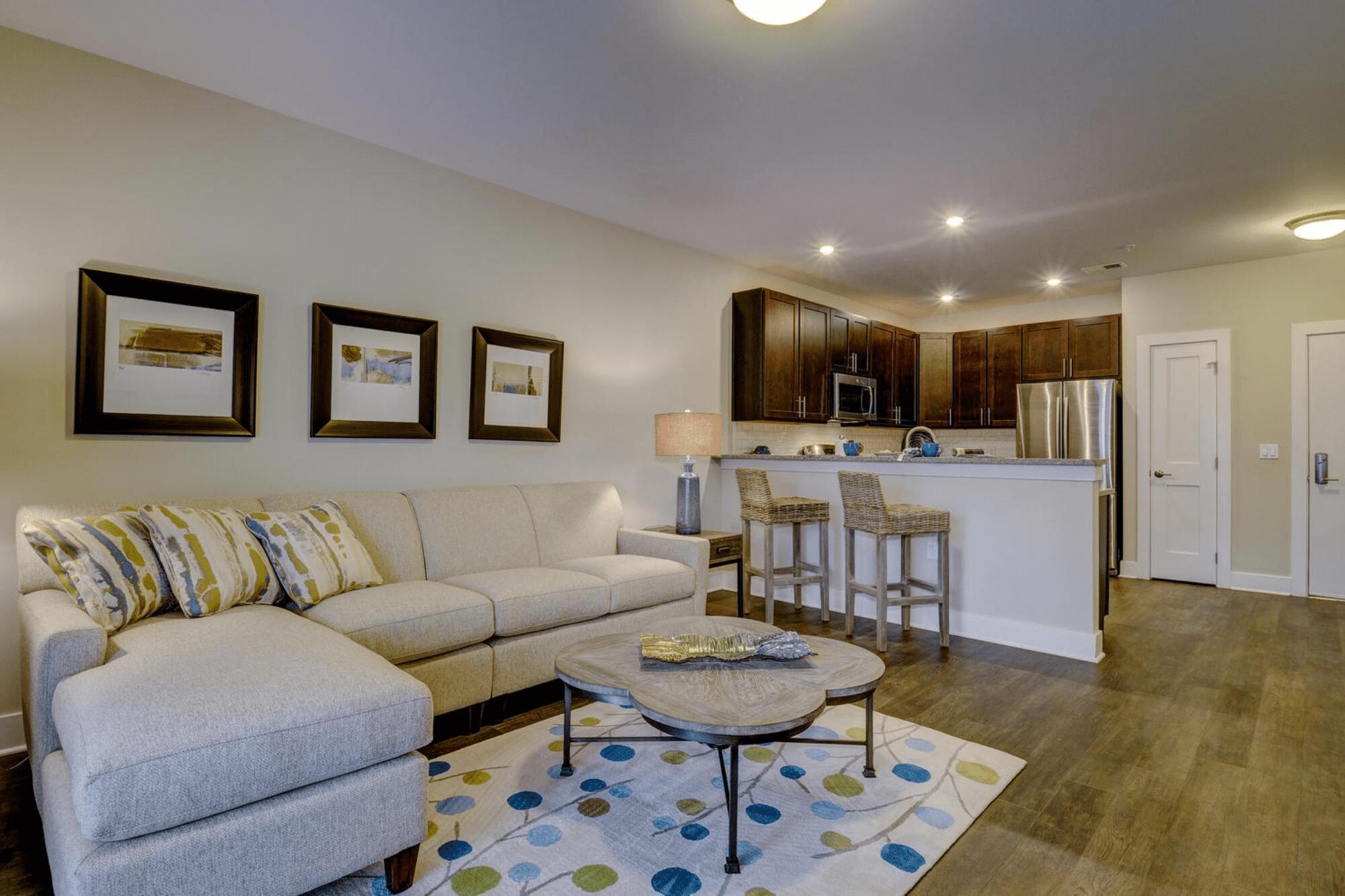 Should I Downsize My Home to an Apartment? | Country Classics
