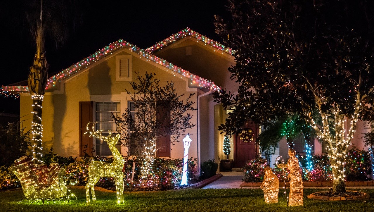 5 Ways to Keep Your Home Safe When You’re Away for the Holidays