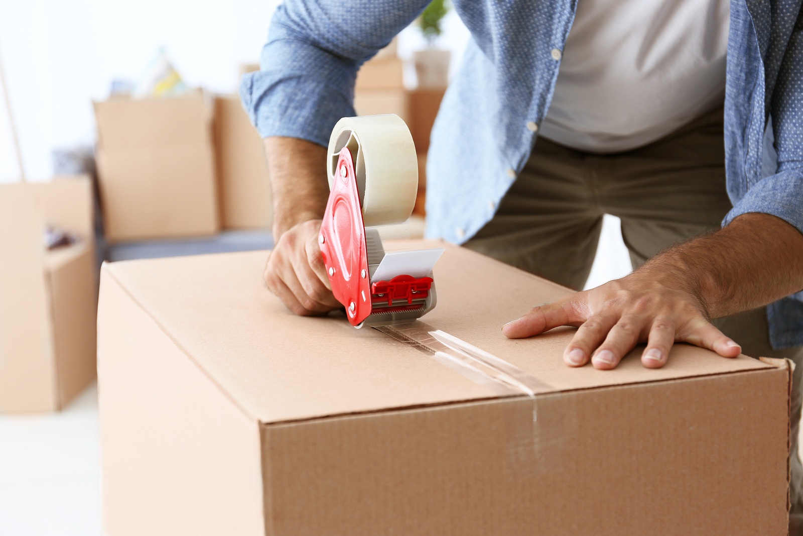 bigstock-House-moving-concept-Closeup--168761789.jpg